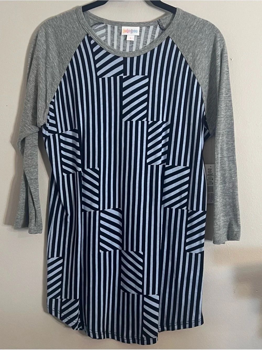 LuLaRoe Long Sleeve Raglan Top in Navy and Light Blue with Gray Sleeves